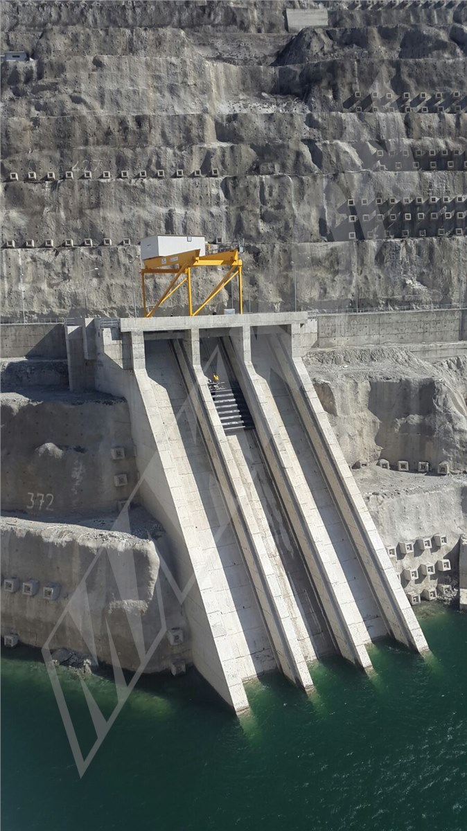 Dam Crane for Lifting Dam Cover